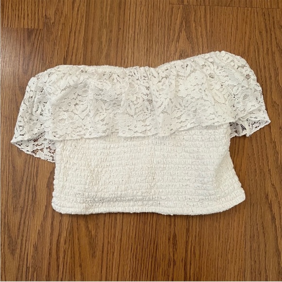 Hollister Women's White Lace Tube Top
Size Medium - Picture 1 of 4